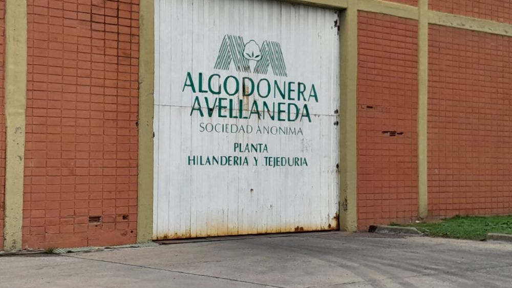 Algodonera Avellaneda logró que no le corten la luz pero seguirá paralizada, por lo menos, hasta fin de mes