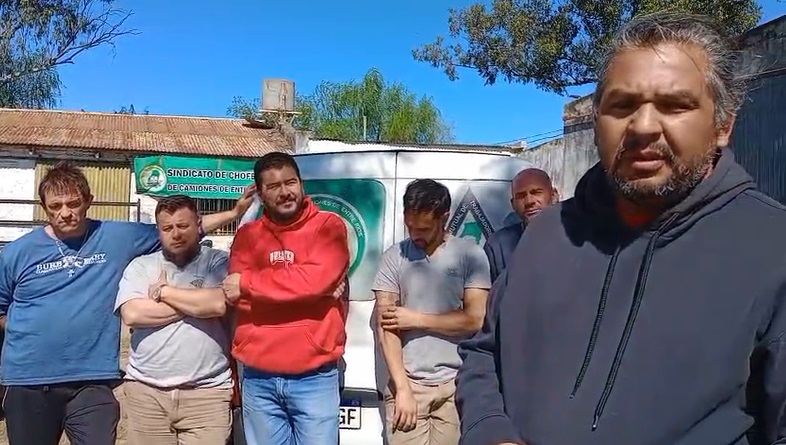 Cerró sorpresivamente una empresa de transportes, dejó 12 empleados en la calle y Camioneros explora la posibilidad de reubicarlos
