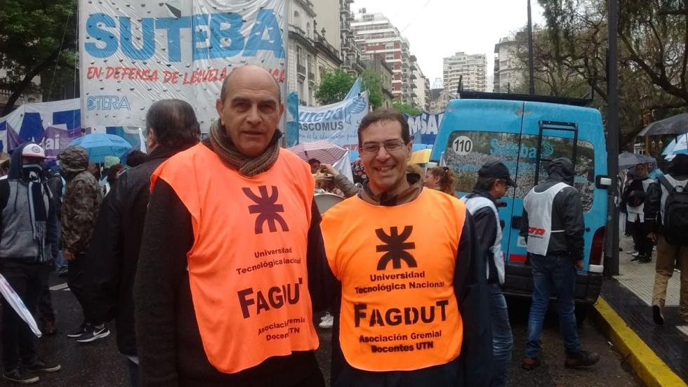Docentes y nodocentes de universidades nacionales anuncian paro por 24 horas para exigir que Milei promulgue el Financiamiento Universitario
