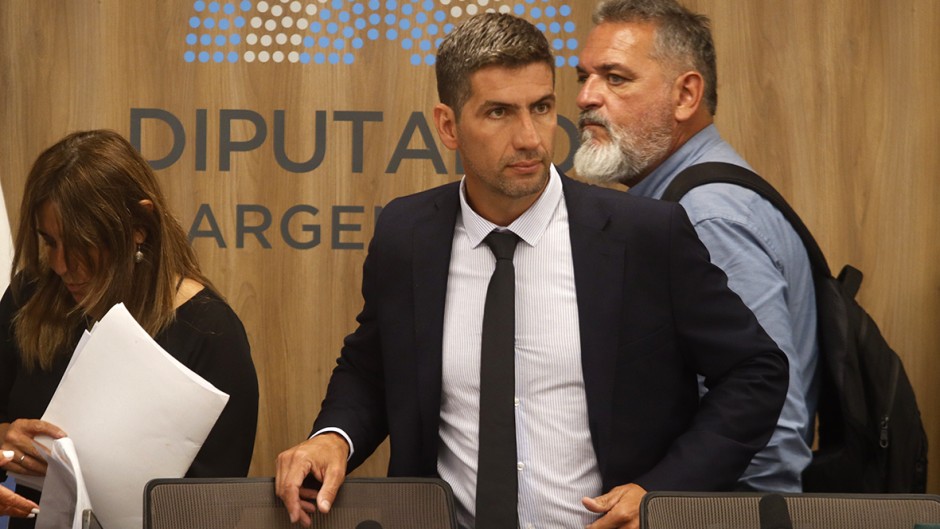 Una explosiva denuncia penal contra el diputado libertario Quintar y su entorno más cercano lo saca de la cancha en su plan para quedarse con el control de la OSPRERA
