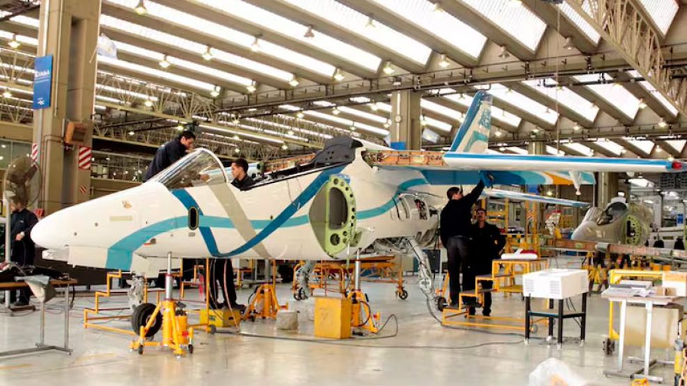 La fábrica de aviones Fadea atraviesa momentos críticos y los más de 800 empleos de Córdoba dependen de la voluntad de Milei