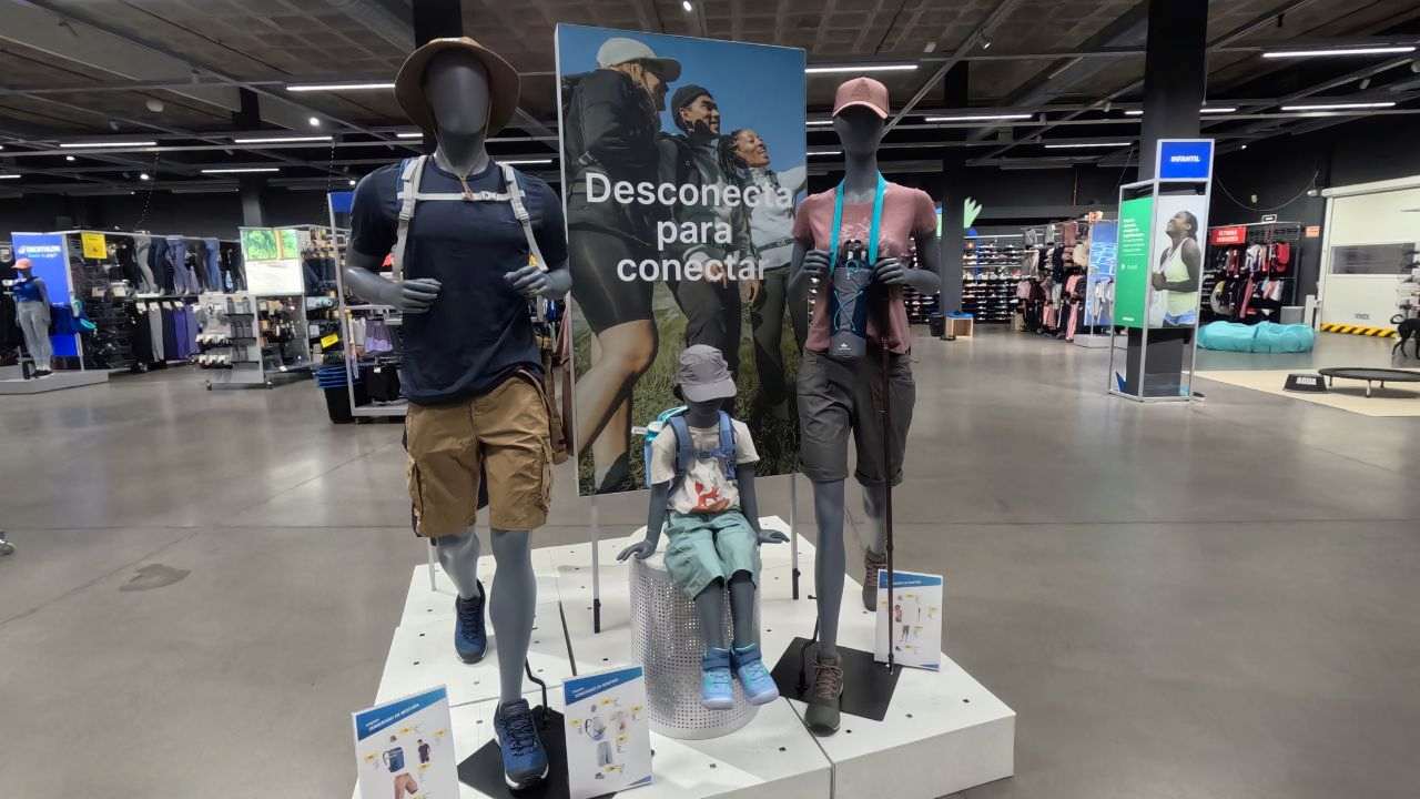 Decathlon vende ropa deportiva, tanto para adultos como para niños