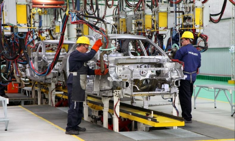 Más malas nuevas para el SMATA: la producción automotriz sigue sin repuntar y en noviembre cayó casi un 30%