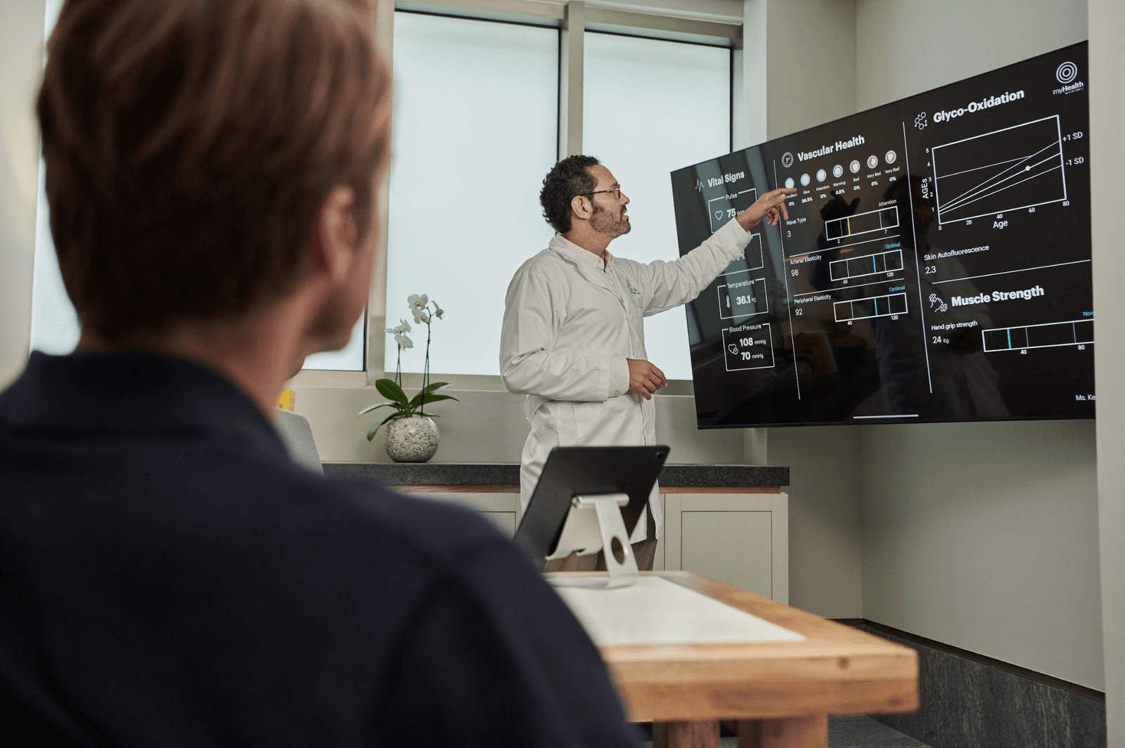 Todo inicia con un diagnóstico avanzado te someten a un escner corporal para analizar composición signos vitales salud...
