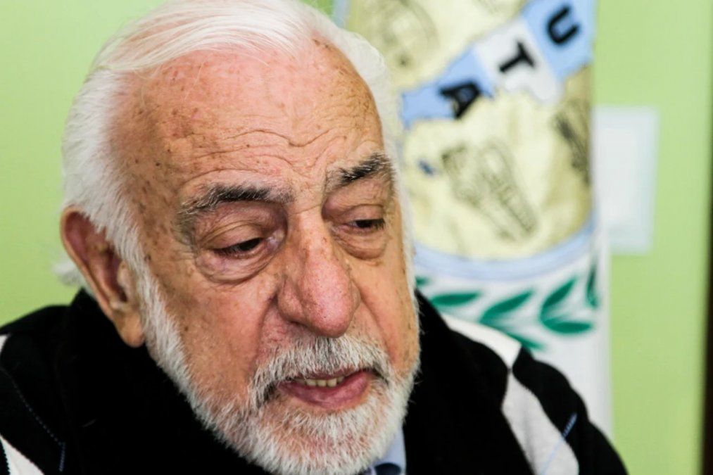 El Gobierno sube a la bicicleta a Roberto Fernández, insiste en aumentos del 1% y descree del paro: la paritaria de la UTA sigue sin resolución