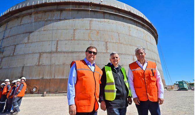 Alberto Weretilneck, Horacio Marin y Rolando Figueroa en la visita a Punta Colorada
