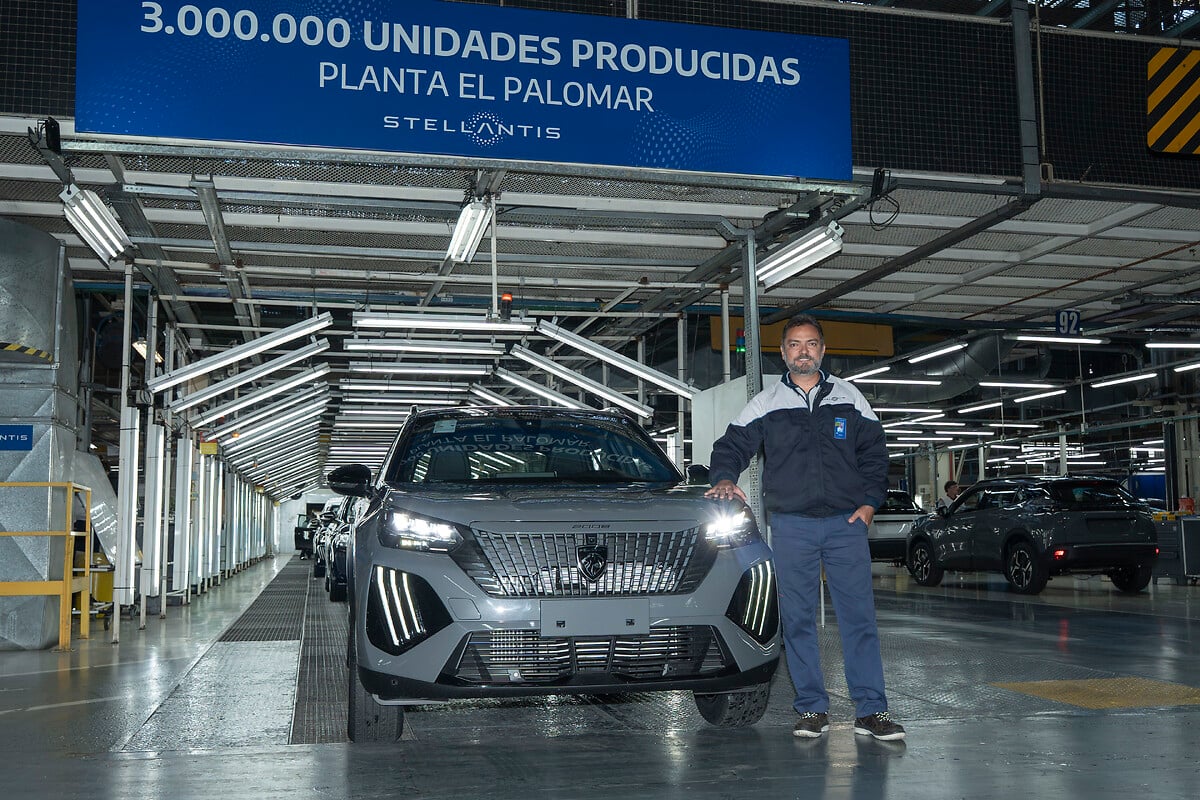 Stellantis vuelve a paralizar su planta de 3 de Febrero que produce para Peugeot y Citroen
