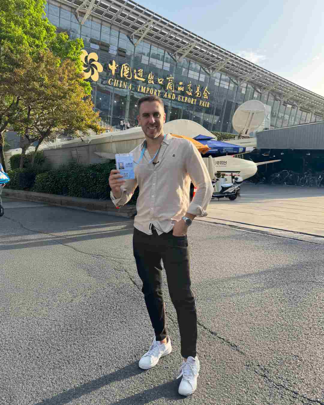 Un proveedor serio no tiene problema en mostrarte la fábrica por videollamada