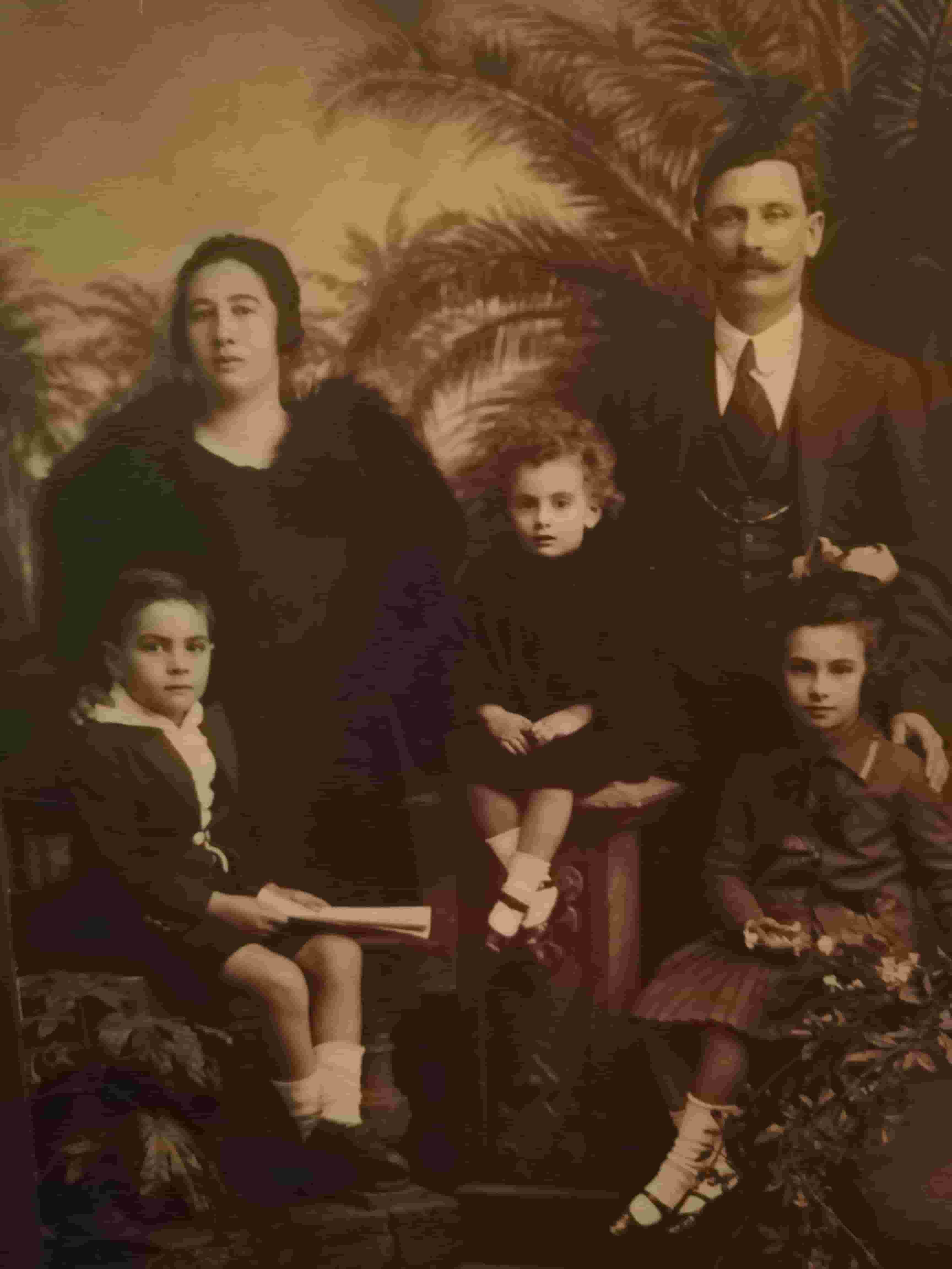 Ángel Bulgheroni y Rosa Botto junto a sus hijos