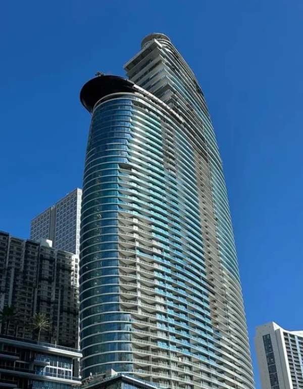 Rascacielos Aston Martin