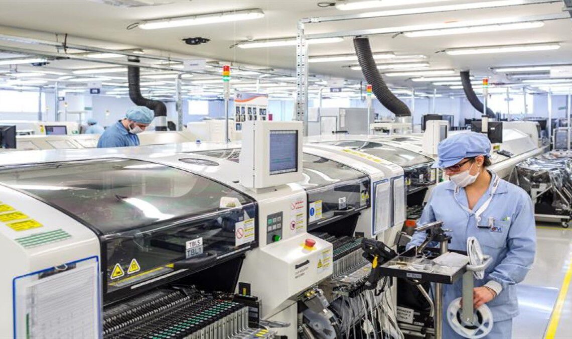 Alertan que la industria pierde nueve empleos por hora en la era Milei y que se agrava la informalidad