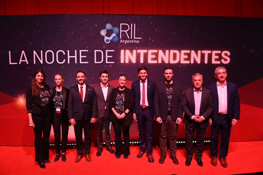 Intendentes de ciudades de todo el país reclamaron desde Rosario al gobierno nacional la restitución de fondos retenidos
