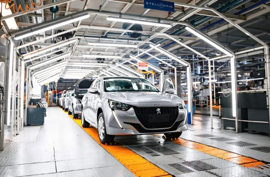 Más problemas en Stellantis: frenará su producción por cuatro semanas entre mayo y julio y crece la incertidumbre
