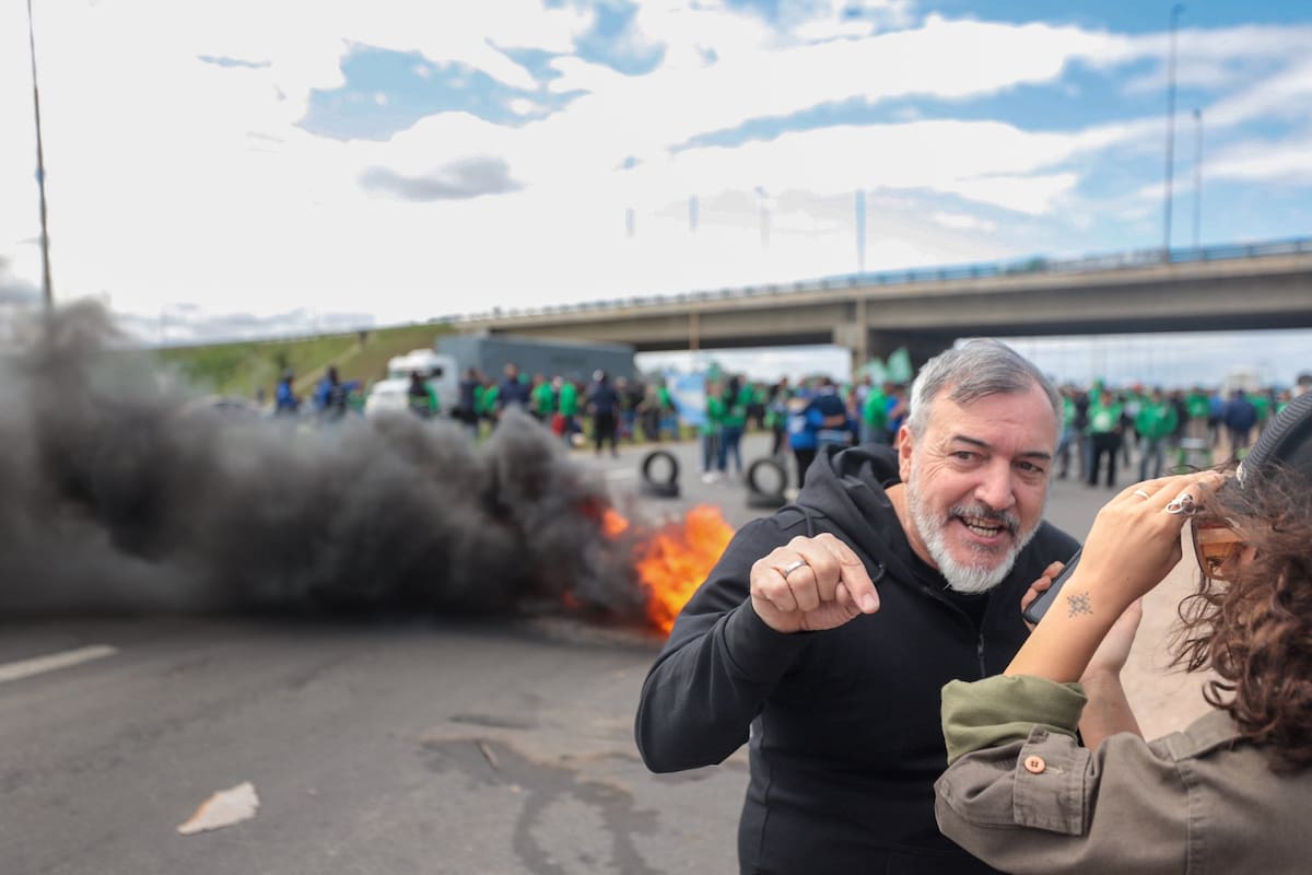El Gobierno ahora convoca a renegociar los convenios en el Estado y desata la furia de ATE responde: "Chantaje y una extorsión"
