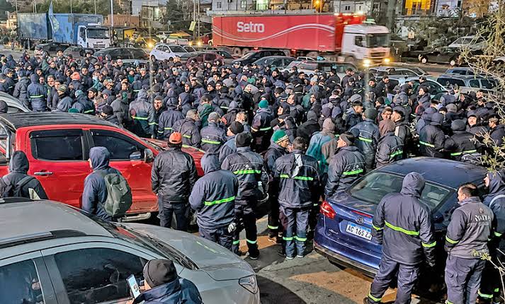 Pablo Moyano confirmó que Quilmes le pagó el sueldo y el aguinaldo de los trabajadores de Express Beer y aseguró que habrá continuidad laboral