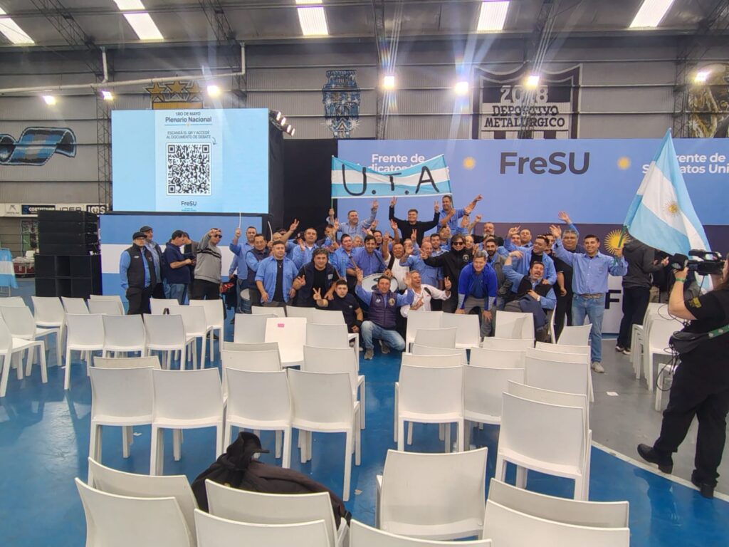 Patiño acelera su armado nacional en la UTA, mientras se quiebra el oficialismo y Fernández pierde apoyo de sus propios alfiles